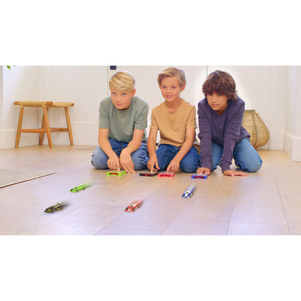 Flat 2 Fast Speed Card Racers